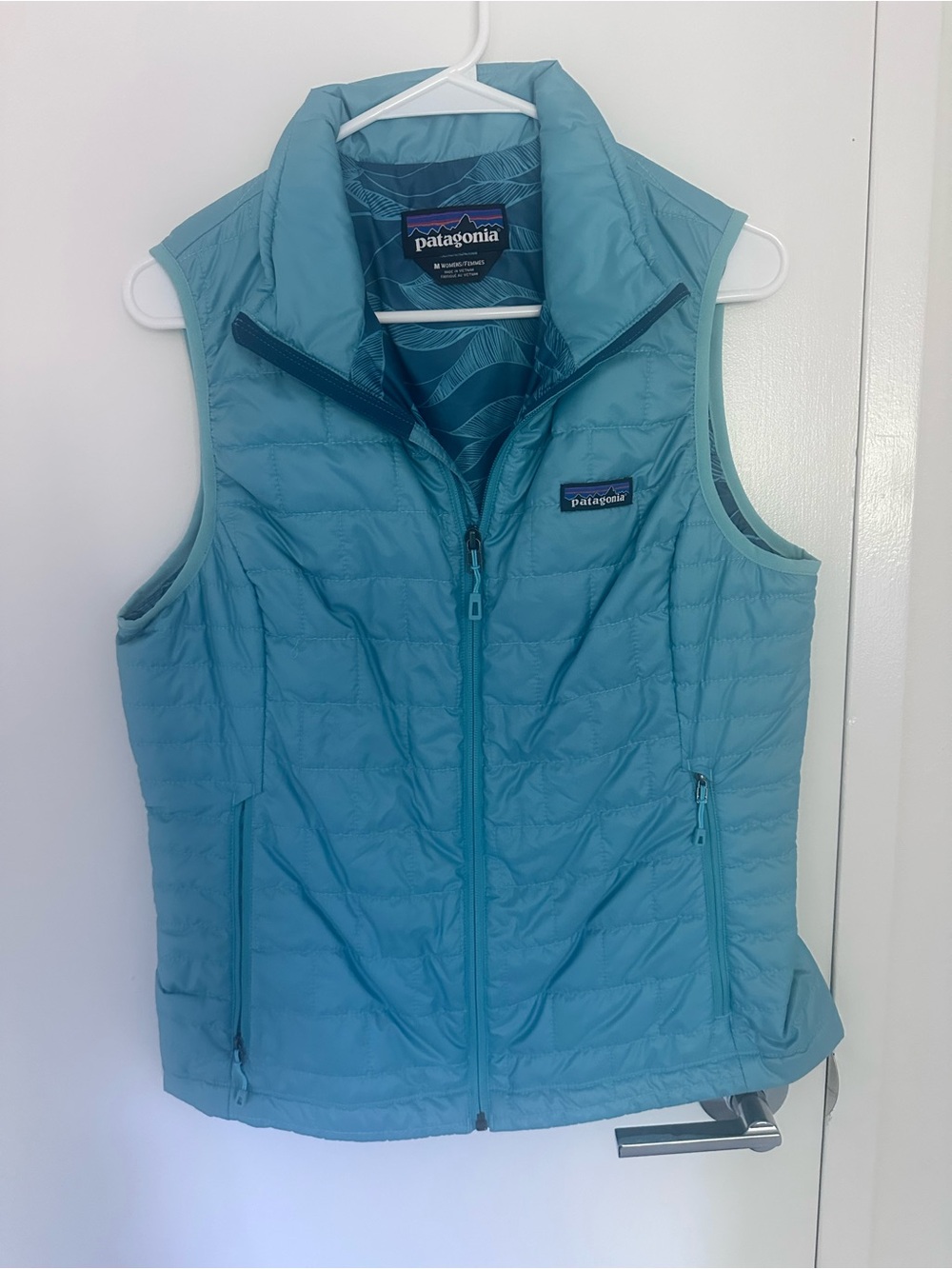 Patagonia Women’s Nano Puff PrimaLoft Vest Aqua Blue Teal Medium M